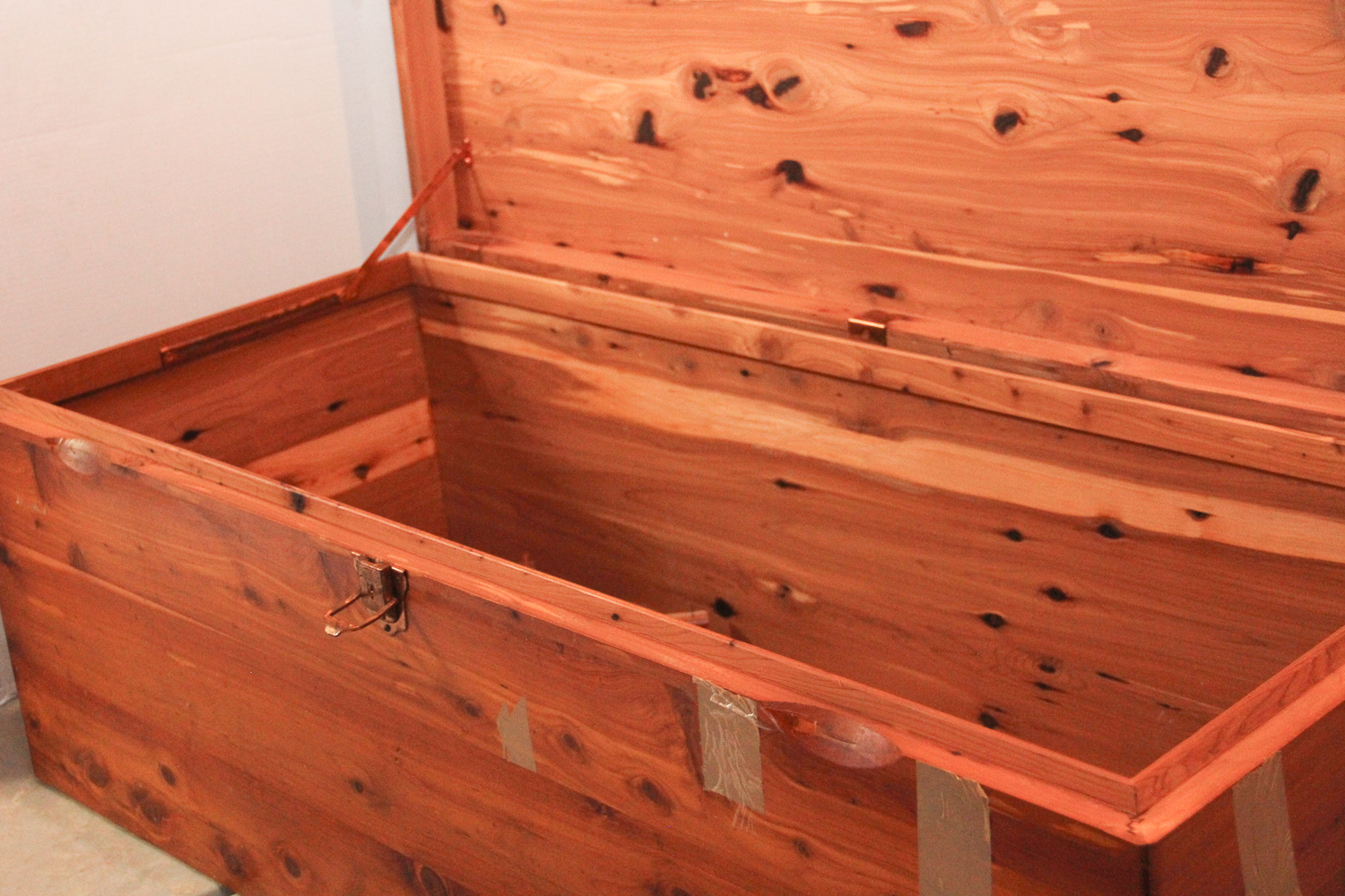 Cedar Chest with Wheels EBTH